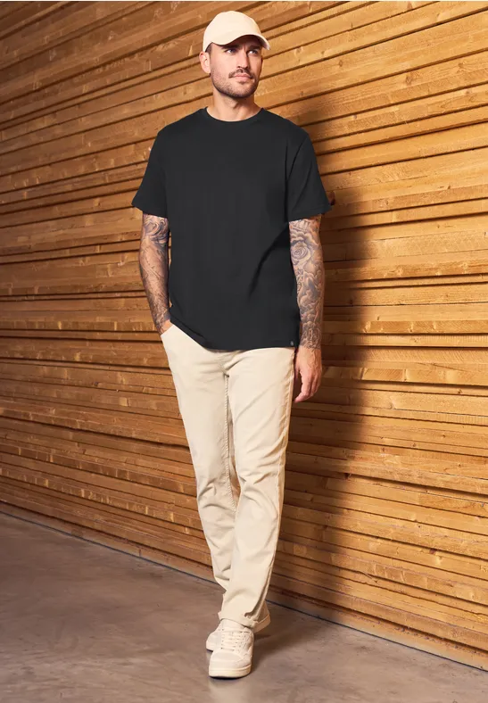T-shirt basique en couleur unie Black