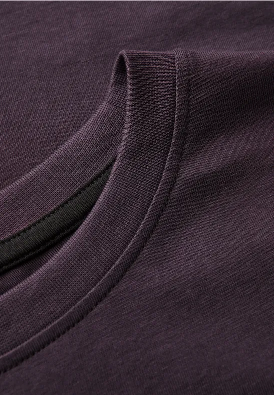 Basic T-Shirt in Unifarbe bordeaux red
