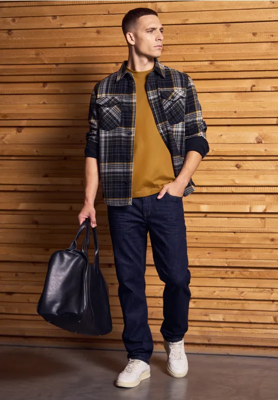 Basic T-Shirt in Unifarbe golden yellow
