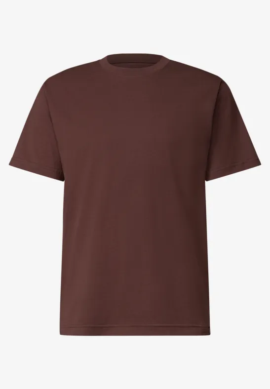 Een effen bruin T-shirt met ronde hals en korte mouwen.
