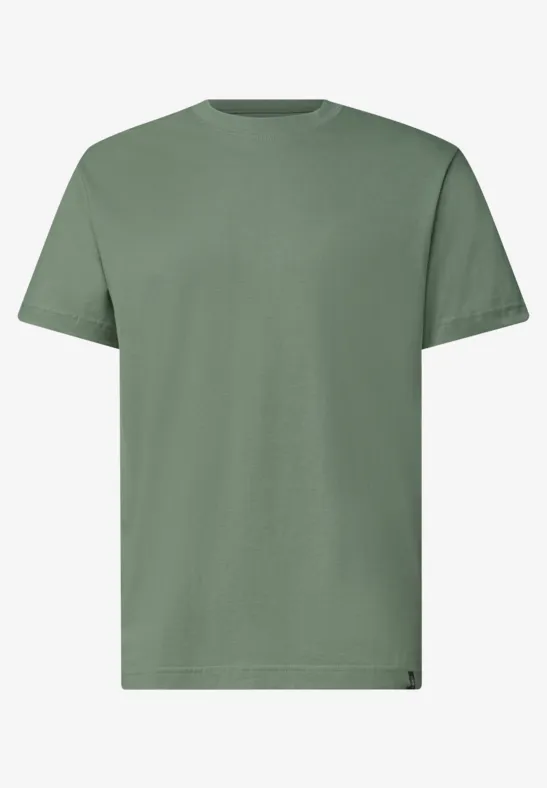 Een effen olijfgroen T-shirt met korte mouwen en ronde hals op witte achtergrond.