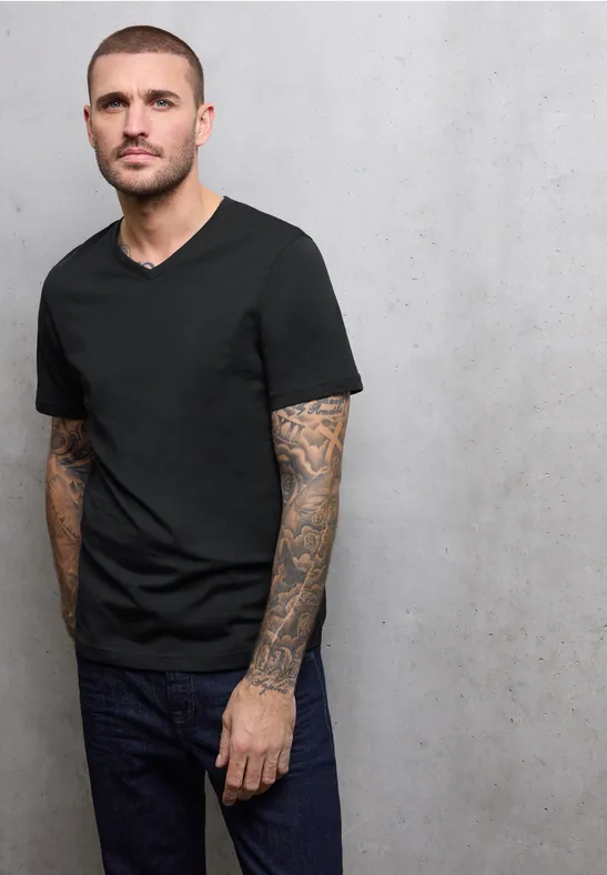 Basic V-Neck T-Shirt Black
