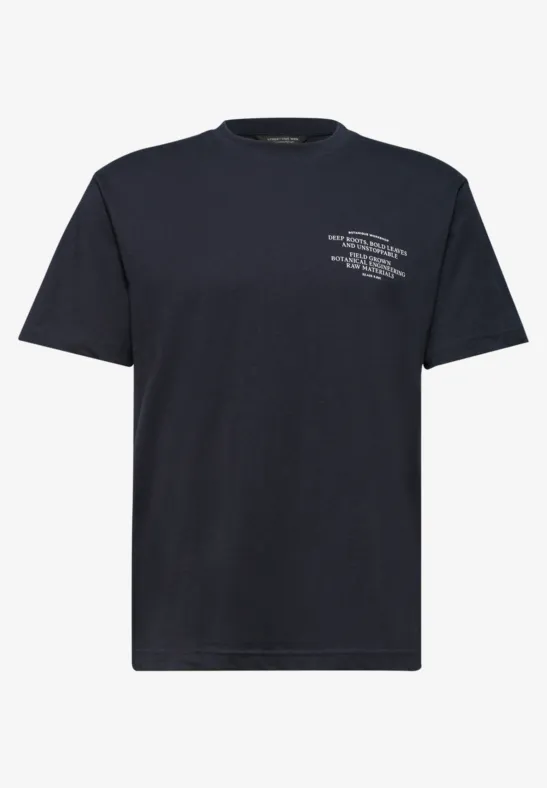 Schlichtes dunkelblaues T-Shirt mit kleinem weißem Aufdruck auf der Brust.