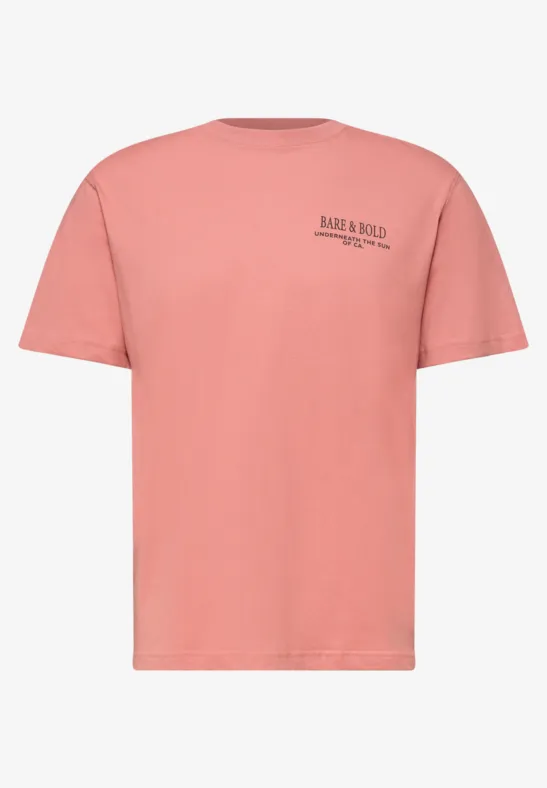 Rosa T-Shirt mit Rundhalsausschnitt, kurzärmelig und kleiner Markenaufdruck auf der Brust.