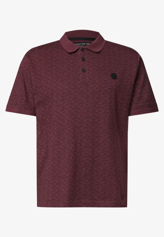 Bordeauxrotes Poloshirt mit feinem Muster, Kurzarm, Knopfleiste und kleinem Logo auf der Brust.