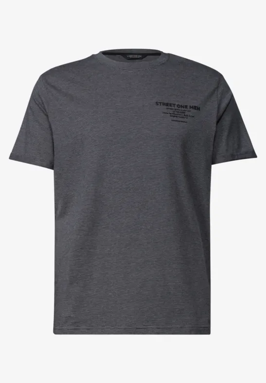 Dunkelgraues T-Shirt mit kurzem Textprint auf der linken Brust.