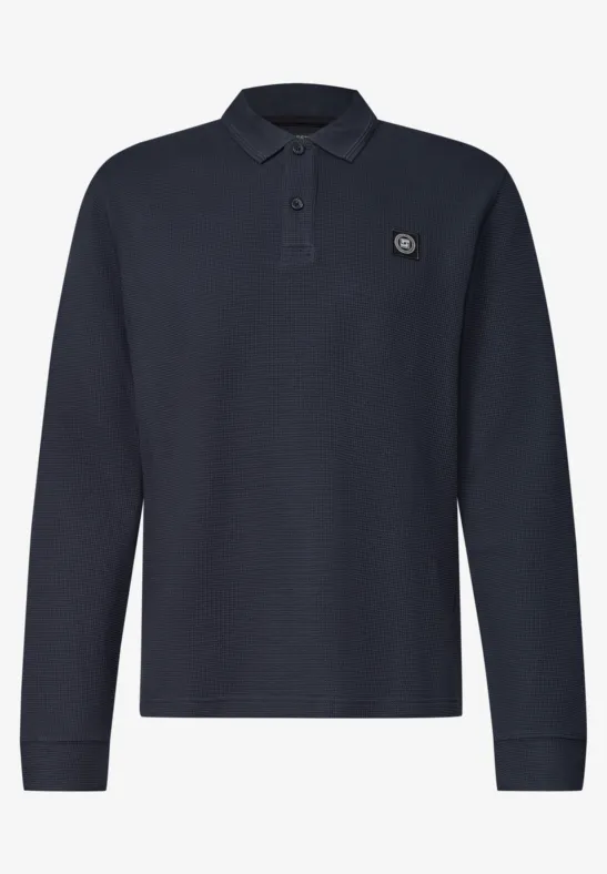 Dunkles Langarm-Poloshirt mit Knopfleiste und kleinem Logo auf der Brust.