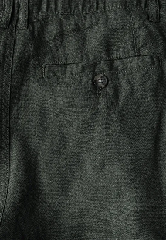 Relaxed Fit linnen shorts pine green