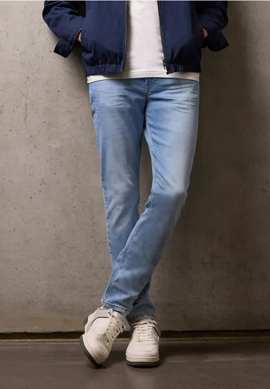 Slim Leg Jeans light blue wash