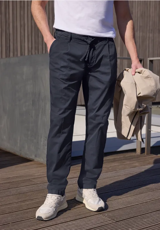 Straight Legs chino's in een lichtgewicht stof dark ink blue