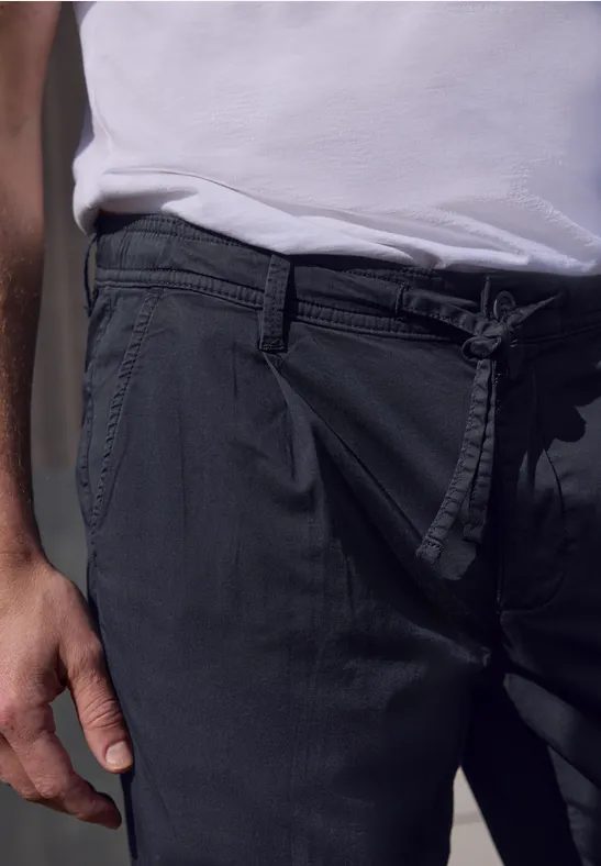 Straight Legs chino's in een lichtgewicht stof dark ink blue