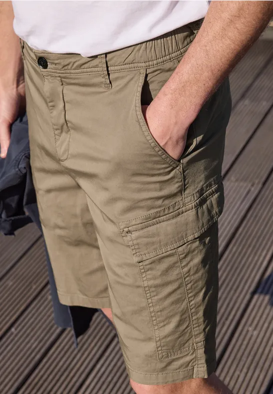 Bermuda im Regular Fit im Cargo-Look warm sand