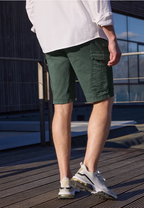 Regular Fit bermuda in cargolook smoke green