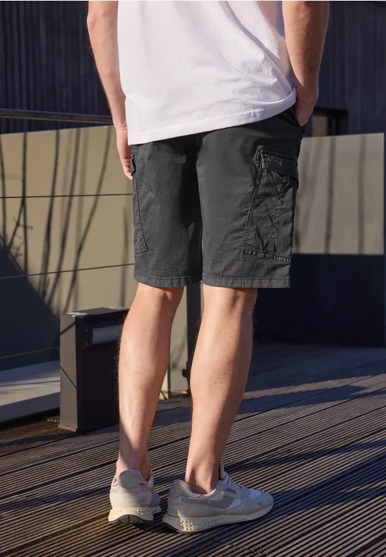 Bermuda im Regular Fit im Cargo-Look industrial grey