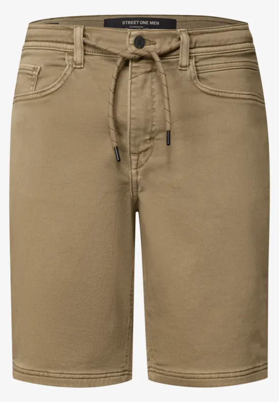 Khakifarbene Bermudashorts mit Tunnelzug, fünf Taschen und geradem Schnitt.