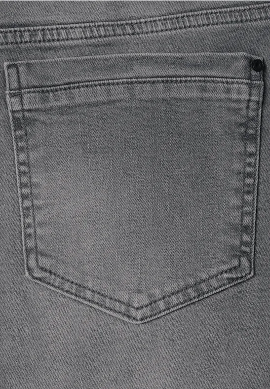 Szara kieszeń spodni jeans z przeszyciami