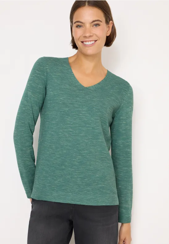 V-Neck Pullover