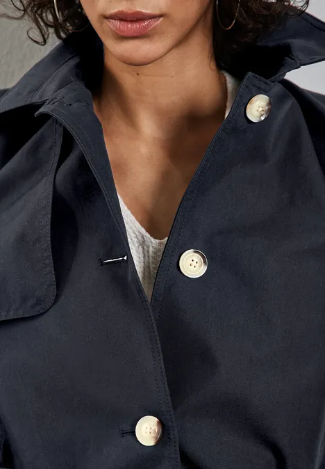 Trenchcoat gravity blue