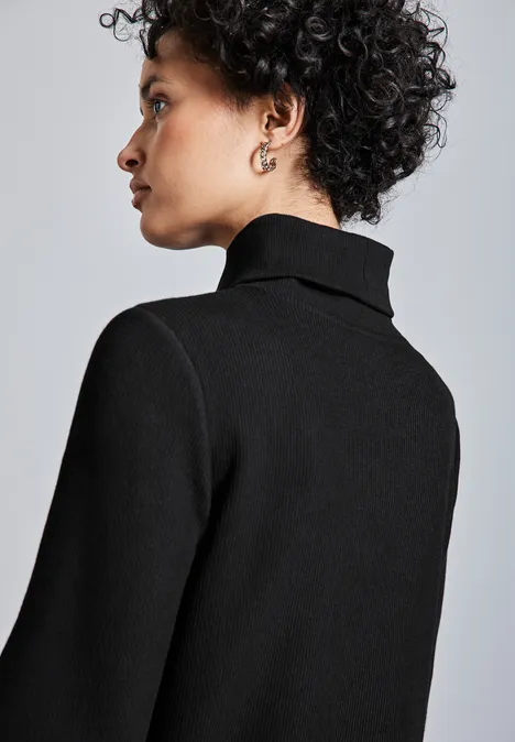 Kleid mit Turtleneck Black