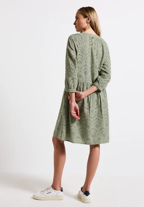 Robe avec broderie bouclée soft moss green
