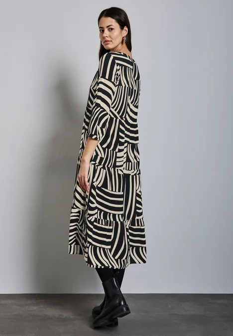 Kleid mit Volants Black