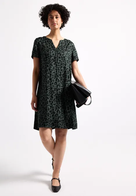 Gedessineerde keperstof jurk mid green