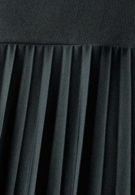 Kleid mit Plissée-Rock pine grove green