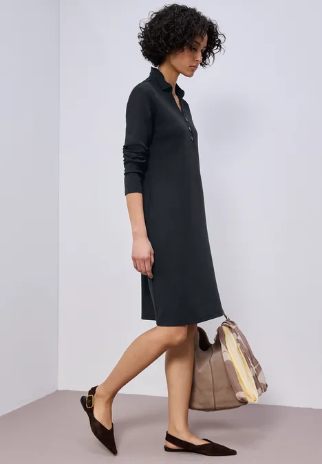 Jurk in effen kleur shadowed navy Jurk in effen kleur shadowed navy