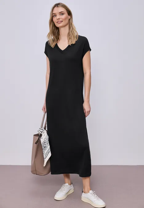 Midi-Kleid mit V-Neck im Strick-Look Black Midi-Kleid mit V-Neck im Strick-Look Black