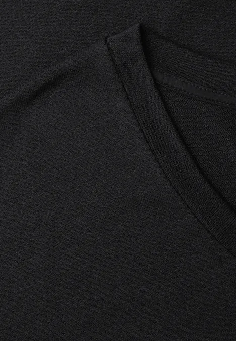 Midi-Kleid mit V-Neck im Strick-Look Black Midi-Kleid mit V-Neck im Strick-Look Black