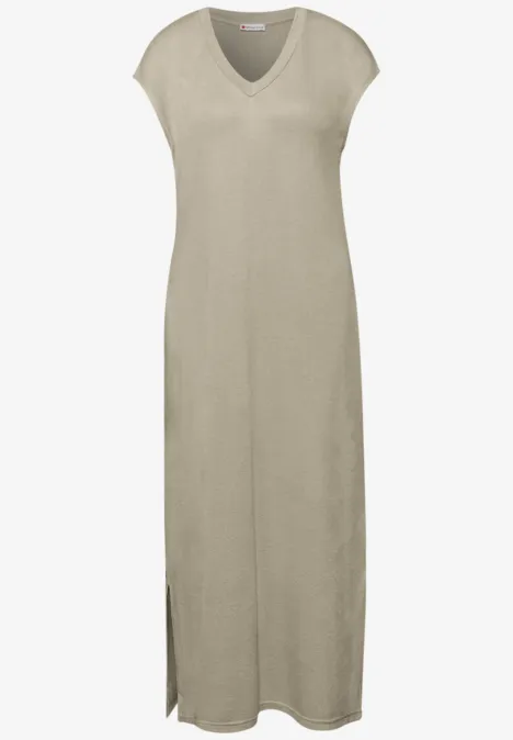 Midi-Kleid mit V-Neck im Strick-Look timeless beige Midi-Kleid mit V-Neck im Strick-Look timeless beige