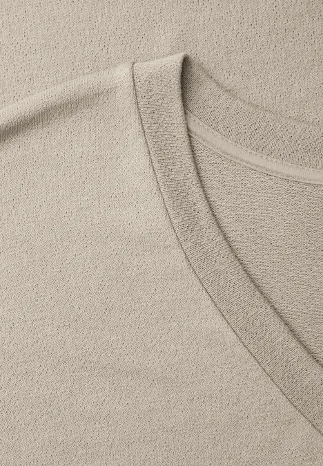 Midi-Kleid mit V-Neck im Strick-Look timeless beige Midi-Kleid mit V-Neck im Strick-Look timeless beige