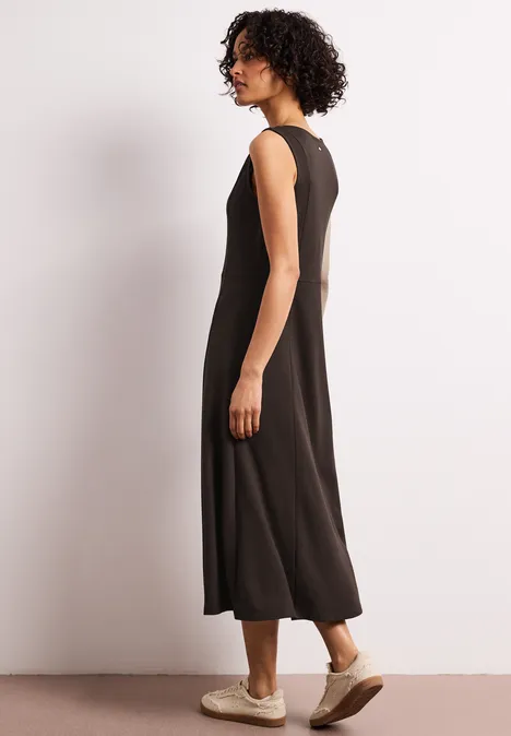 Sukienka midi bez rękawów w jednolitym kolorze espresso brown