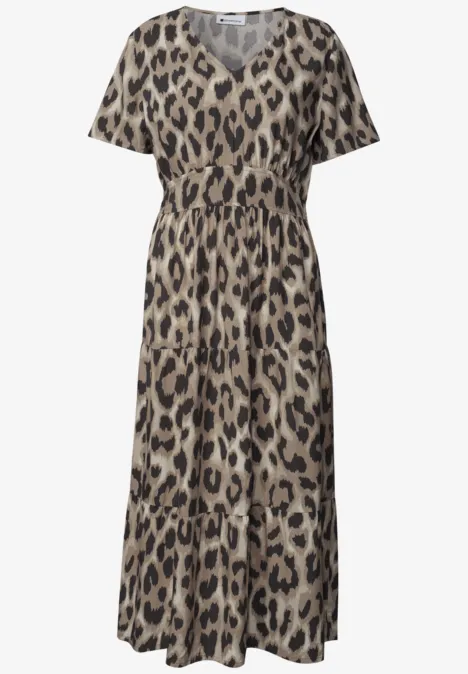 Midikleid mit Leopardenmuster, V-Ausschnitt, kurzen Ärmeln, elastischer Taille und vorderem Schlitz.