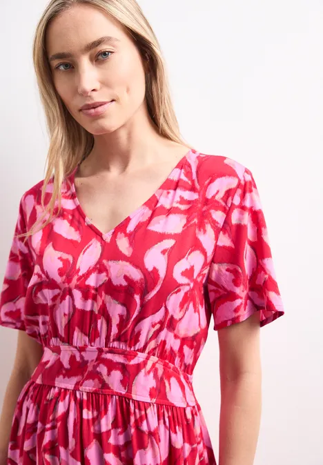 Robe midi avec imprimé et détail smocké salsa red Femme en robe courte rose et rouge à encolure en V, motif floral, taille cintrée.