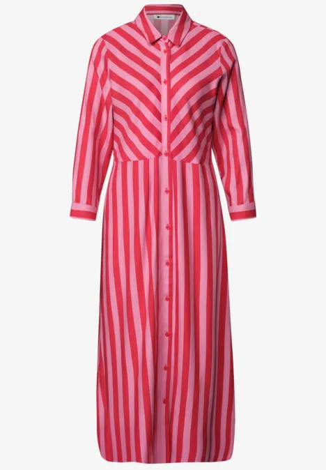 Robe midi à rayures rouges et roses, manches 3/4, col chemise, boutons devant et ceinture.