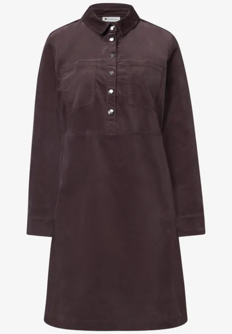 Lässiges Midikleid aus Cord in Dunkelviolett, mit Stehkragen, Knopfleiste und langen Ärmeln.