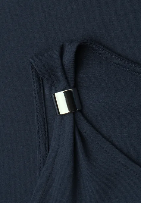Teil eines marineblauen Oberteils mit verstellbarem Träger und silbernem Metall-Detail
