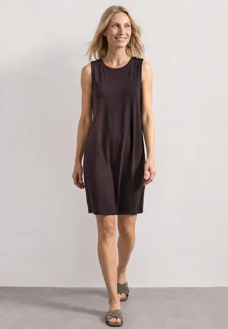 Robe arrivant aux genoux, à col rond et avec des boutons black coffee