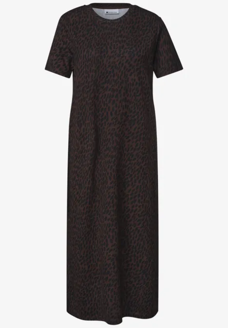 Langes, kurzärmeliges Kleid mit rundem Ausschnitt und dezentem Muster.