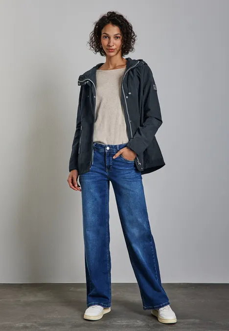 Moderner Windbreaker gravity blue