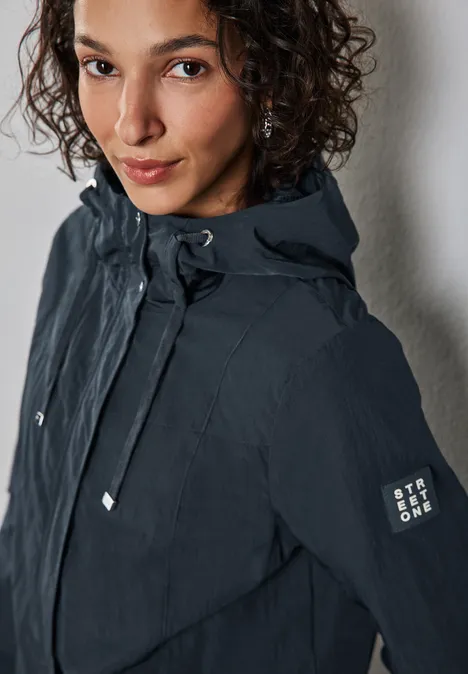 Moderner Windbreaker gravity blue