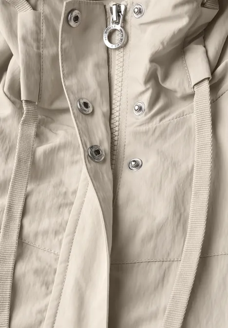 Moderner Windbreaker pearly sand