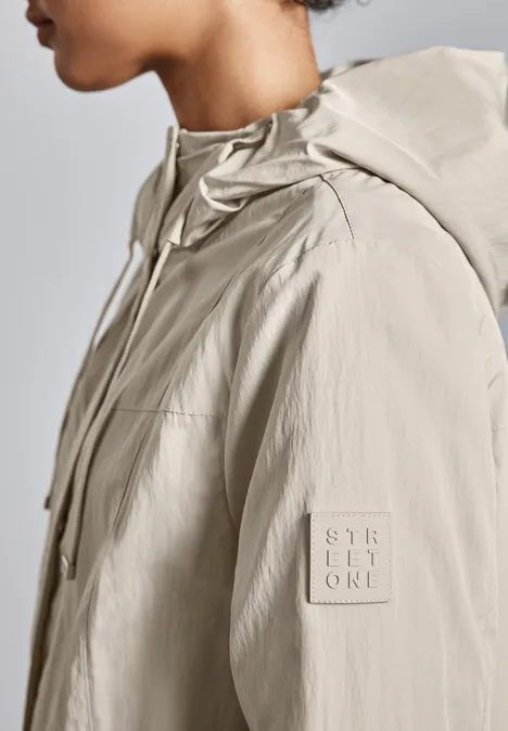 Moderner Windbreaker pearly sand