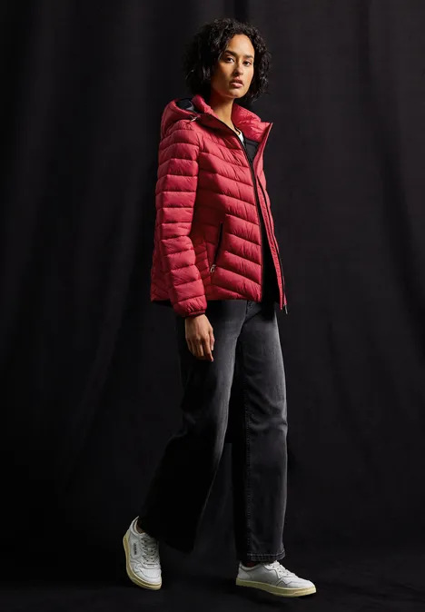 Jacke mit abnehmbarer Kapuze carpet red