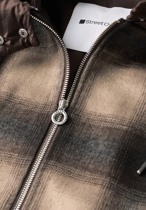Jacke mit Wollanteil und abnehmbarer Kapuze auburn brown Braune karierte Jacke mit silbernem Reißverschluss und Ringanhänger, Street One-Label sichtbar