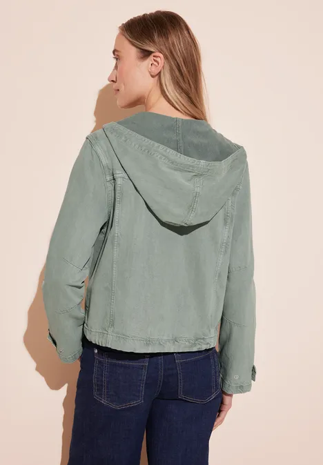Jeansjasje met capuchon light soft olive washed Jeansjasje met capuchon light soft olive washed