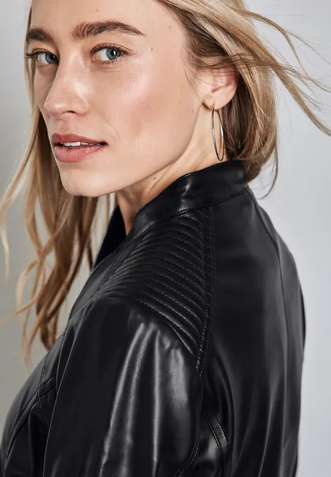 Kurze Leder-Look Jacke Black