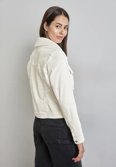 Cordjacke mit Teddy Kragen lucid white