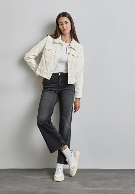 Cordjacke mit Teddy Kragen lucid white